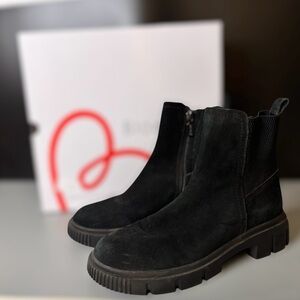 Blondo Black Suede Waterproof Ankle Boots Size 9.5